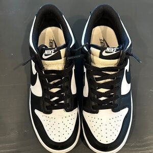 Nike Men's Classic Black and White Sneakers